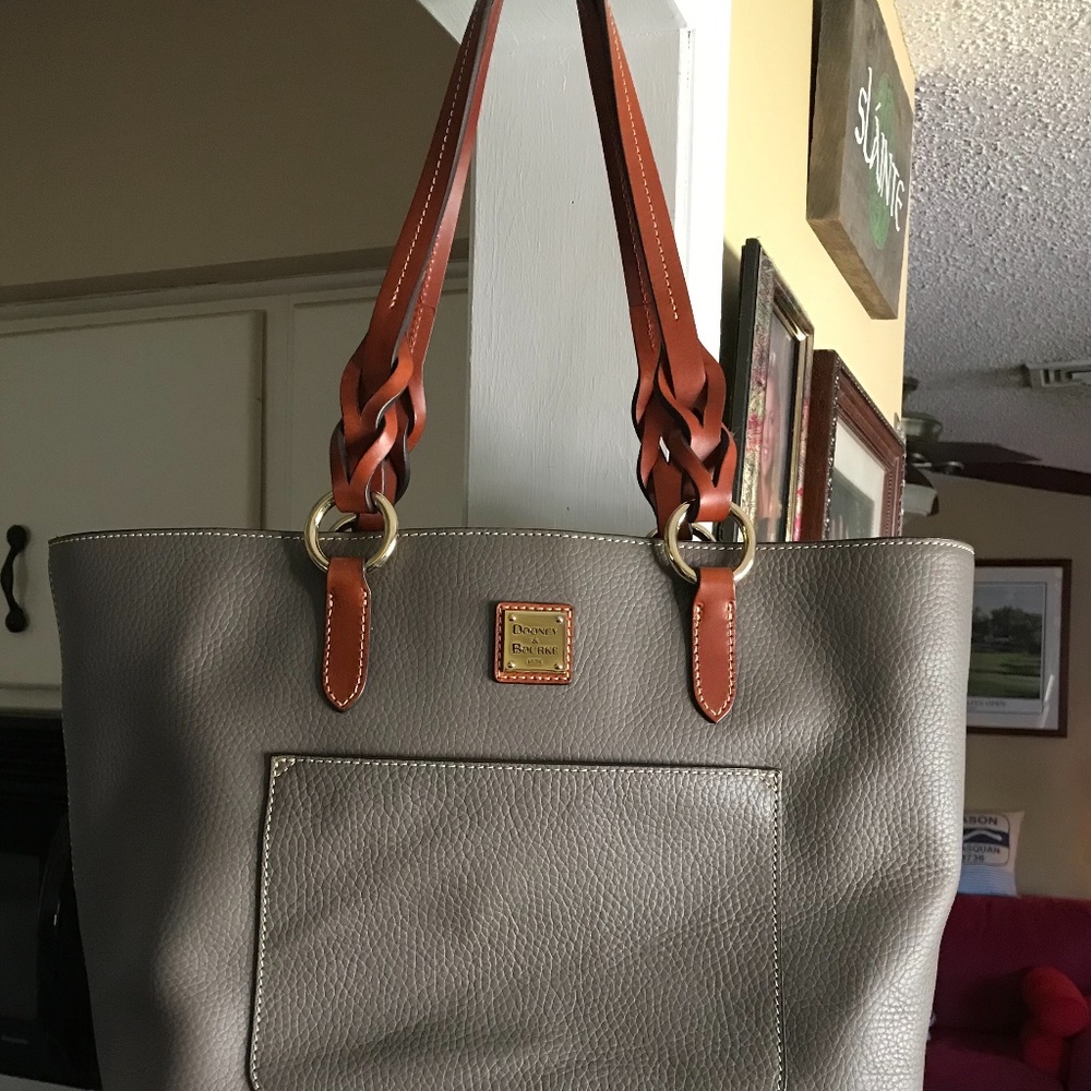 Dooney & Bourke